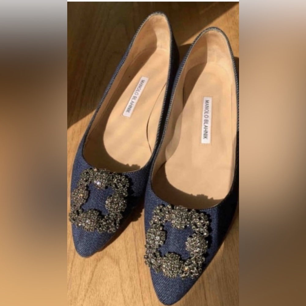 Manolo Blahnik Hangisi Flat Sz 38